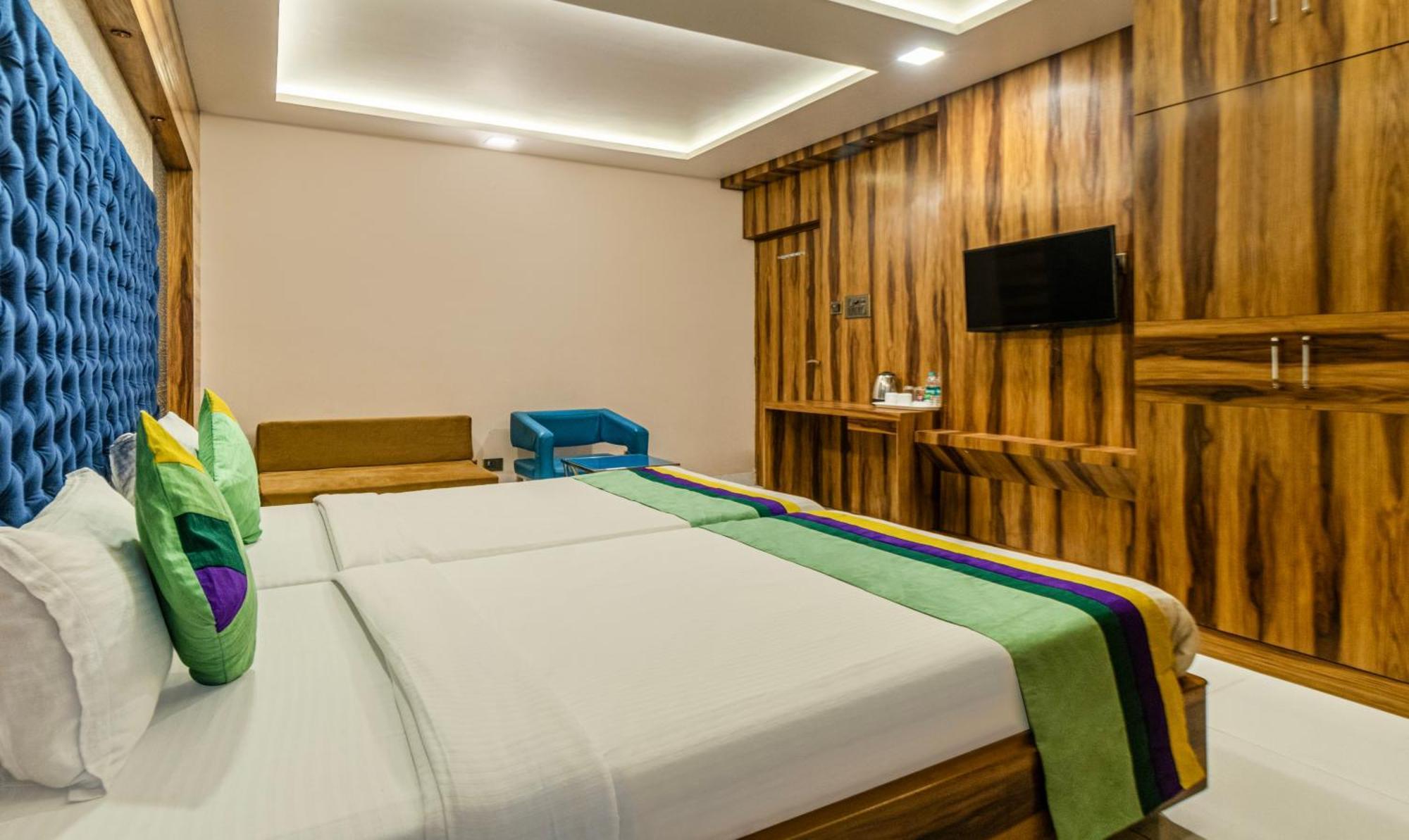 Hotel Orion Crystal Kolkata Bagian luar foto